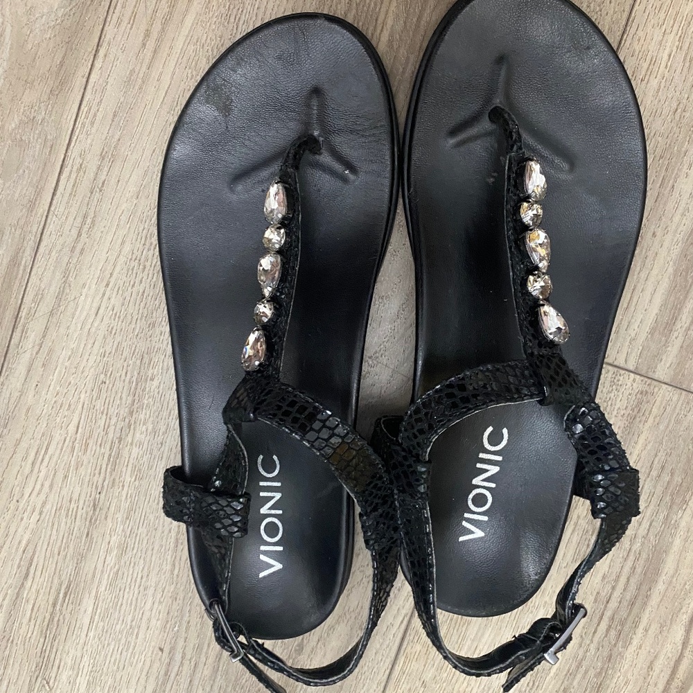 Vionic size 6 sandal